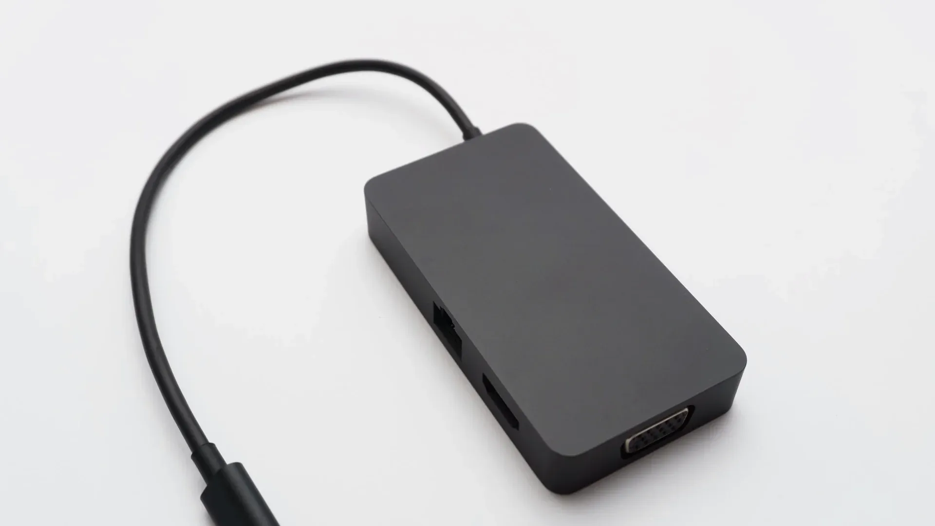 USB connectors and cables representing controller IC sourcing across connectivity generations