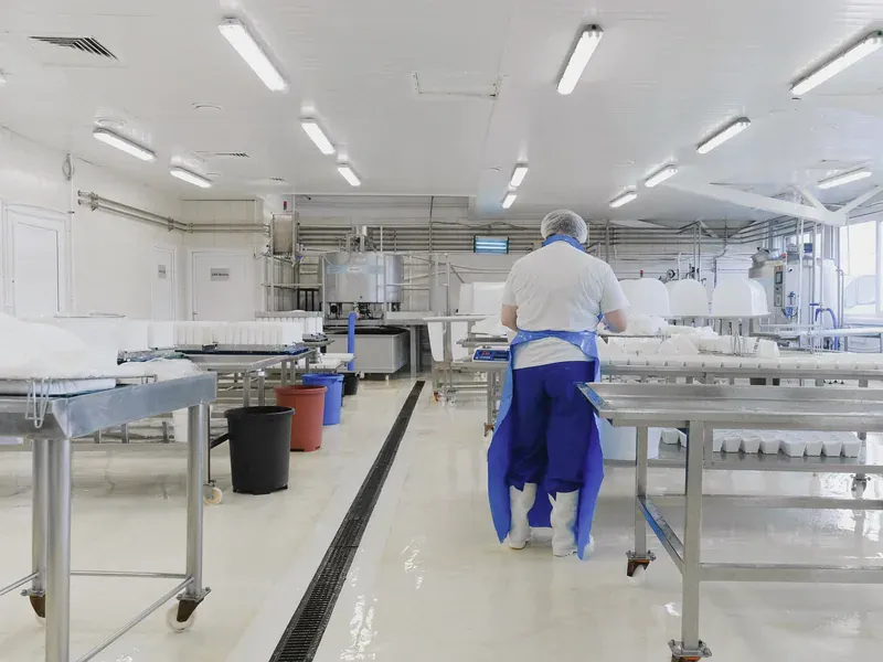 Cleanroom wafer handling showing the controlled conditions required for semiconductor logistics